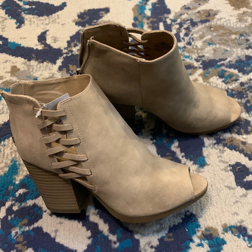 Tan Open Toe Kenneth Cole Reaction Ankle Boots. New with tags